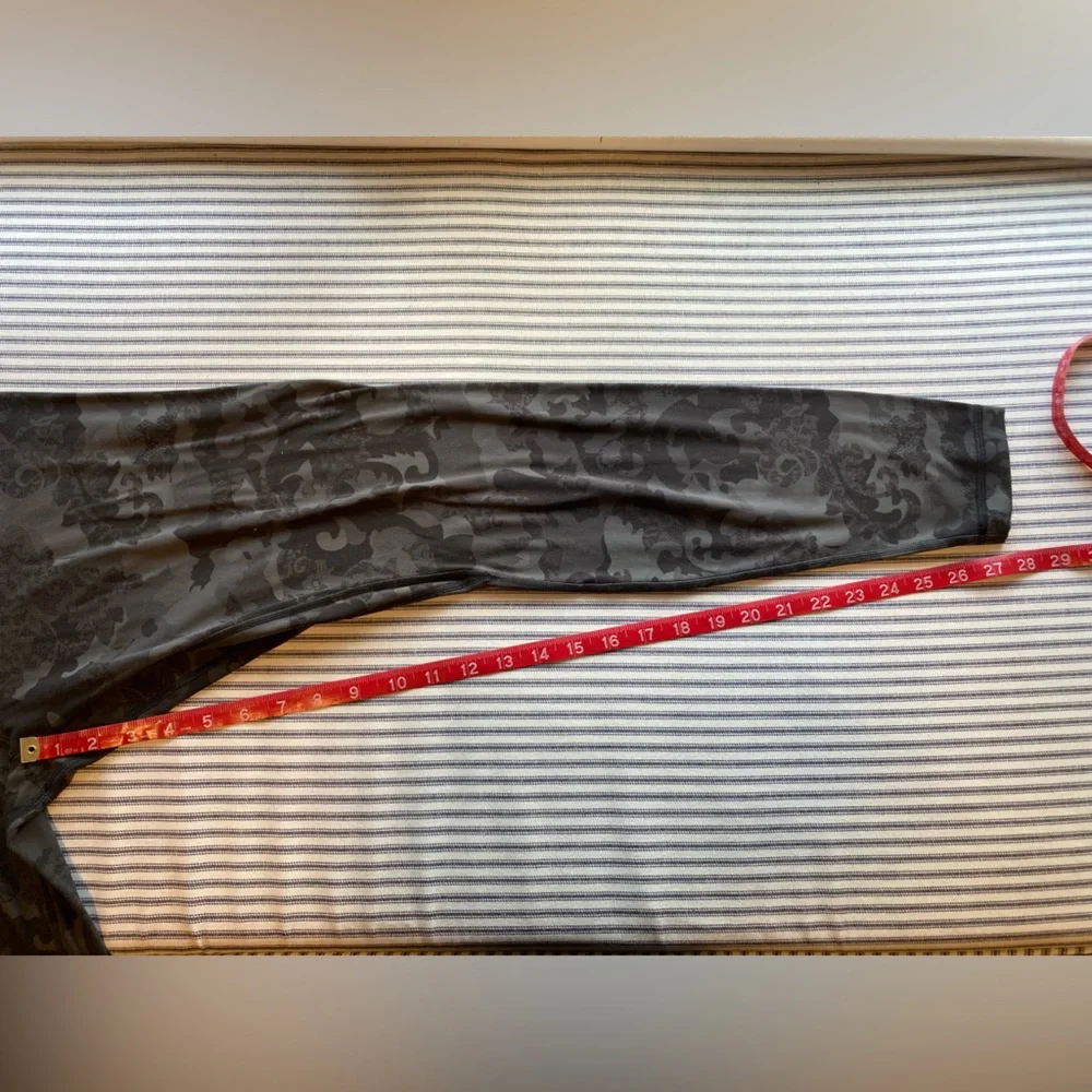 Lululemon Black/Gray Camo Leggings - Picture 9 of 11